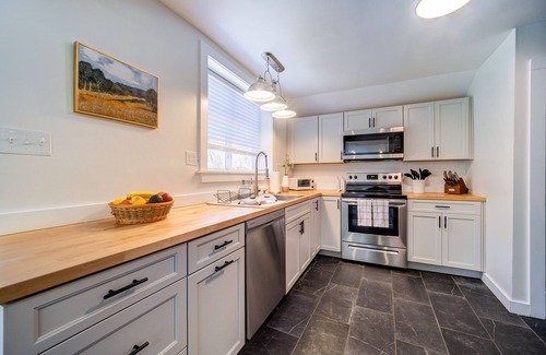 West Saugerties Other | Wooded Catskills Farmhouse near Woodstock. Hot Tub, Fire Pit, OutdoorMovies&more
