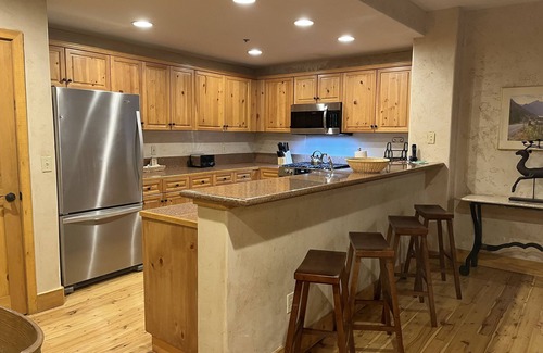 Mountain Village Condo | Wooded Family-Friendly 2-Bedroom Condo With Pool, Hot Tubs