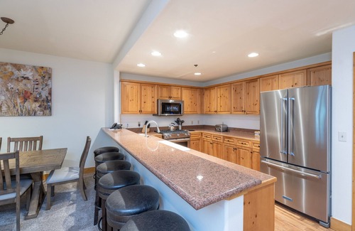 Mountain Village Condo | Wooded Family-Friendly 2-Bedroom Condo With Pool, Hot Tubs