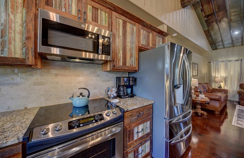 Brenham House | Wooded lot with pond, deer feeder, 3 minutes to downtown Brenham.