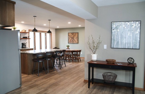 Milton House | Wooded Pond Retreat