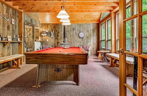 East Dover House | Wooded retreat with private hot tub, firepit & game room with pool table