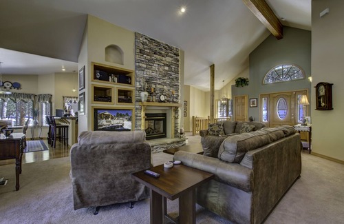 Colorado Springs House | Wooded Wonder - 4 bed 4 bath home on 2.5 acres - Open for USAFA 2024 Graduation