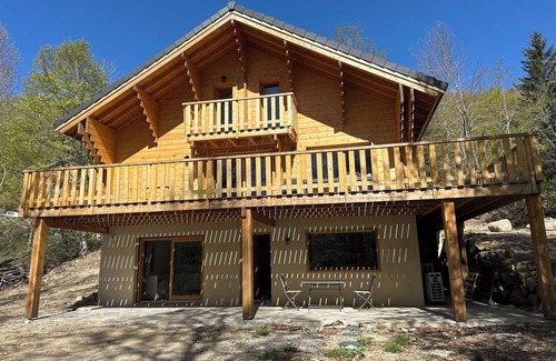L'Esperou Ski Chalet | Wooden chalet at l'Esperou for 15 people