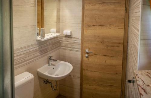 Davca Apartment | Wooden Chalet - Homestead Vrhovc