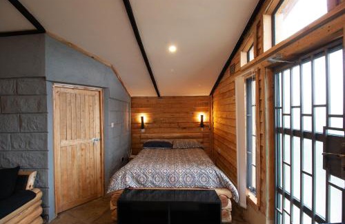 Naivasha Apartment | Wooden Cottage for 5 Near Lake Naivasha, Elwai Visitor Centre