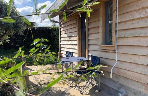 Naivasha Apartment | Wooden Cottage for 5 Near Lake Naivasha, Elwai Visitor Centre