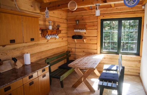 Czarny Mlyn Cottage | Wooden Cottage in Czarny Mlyn with garden and barbecue