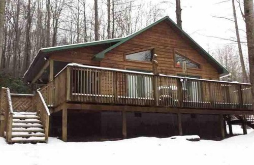 Robbinsville House | WOODEN DREAM- Intimate Cabin near Smoky Mountains