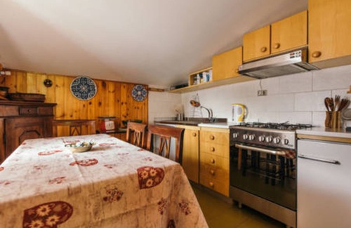 Palu House | WOODEN FLAT WITH FOREST VIEW