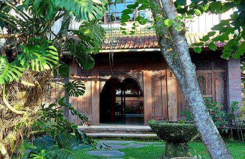 Peliatan House | Wooden House Peliatan