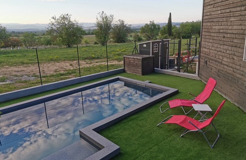 Maraussan House | Wooden house with swimming pool