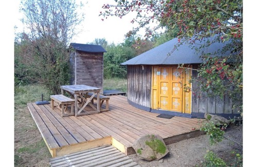 Gennes-Val-de-Loire Cabin | Wooden yurt La Citrolle in Le Thoureil, Maine & Loire