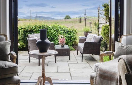 Dumfries Cottage | Woodend cottage. Stylish idyllic getaway.