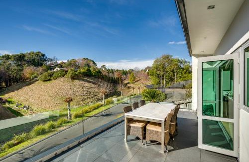 Havelock North House | Woodford Views - Havelock North Holiday Home