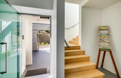 Havelock North House | Woodford Views - Havelock North Holiday Home