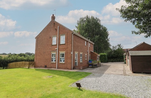 Cottingham Cottage | WOODHILL, pet friendly, country holiday cottage in Cottingham