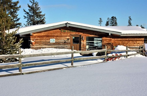 Prince George Cottage | Woodhouse Cottages and Ranch - Cowboy Cottage