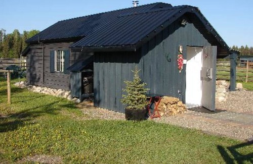 Prince George Cottage | Woodhouse Cottages and Ranch - The Old Logbarn
