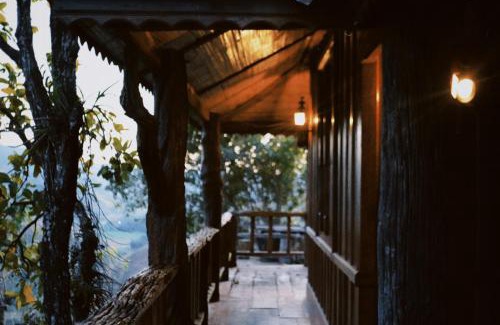 Wiang Kaen House | WoodHouse Homestay Chiangrai