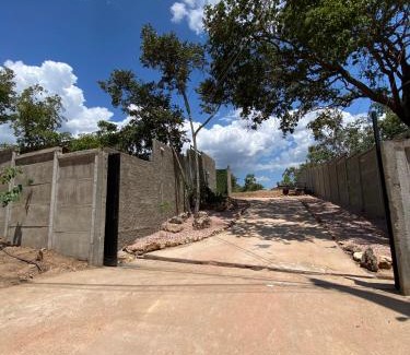 Jaragua House | Woodhouse Tranquilidade e Conforto no Paraíso, piscina aquecida e ar condicionado