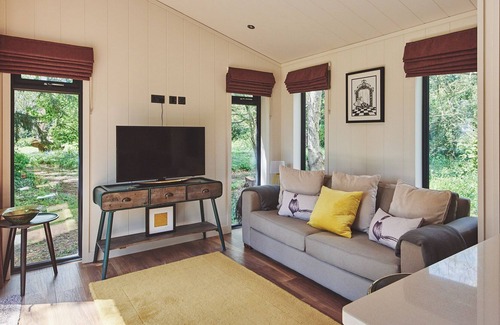 Upton upon Severn Apartment | Woodland Cabin - Luxury Cottages