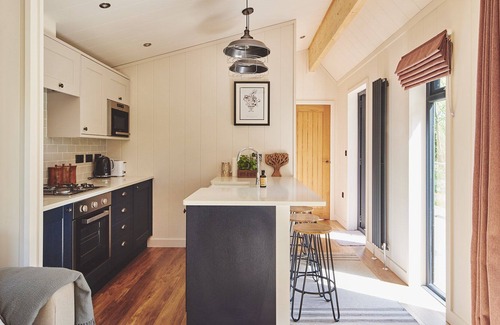 Upton upon Severn Apartment | Woodland Cabin - Luxury Cottages