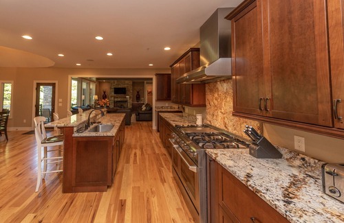 North Glade Hills House | Woodland Chalet: Lake Access, Private Indoor Pool, 2 Hot Tubs!