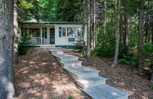 Boothbay Harbor Condo | Woodland Cottage | Fireplace | No Hidden Fees