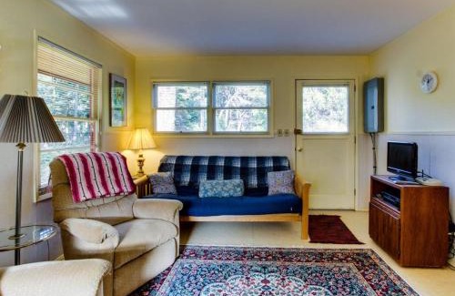 Tillicum Beach House | Woodland Cottage by the Sea