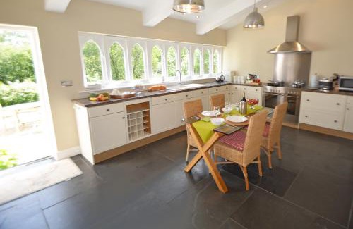 Romansleigh House | Woodland Cottage