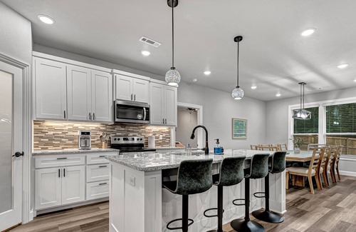 Bella Vista House | 🚴🌲 Woodland Haven - 5 Bed w/King & Bunk Room