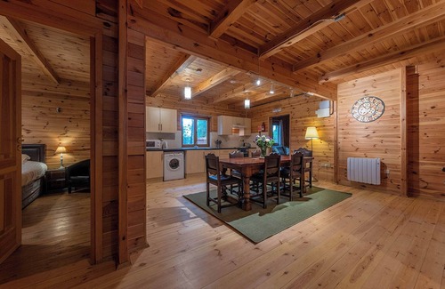 Overton-on-dee Ski Chalet | Woodland Hawthorn Lodge