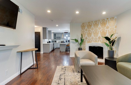 Woodland Hills House | Woodland Hills Zen Modern