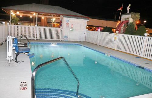 Niagara Falls Hotel | Woodland Inn