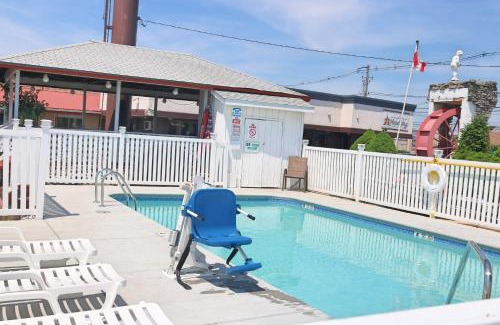 Niagara Falls Hotel | Woodland Inn