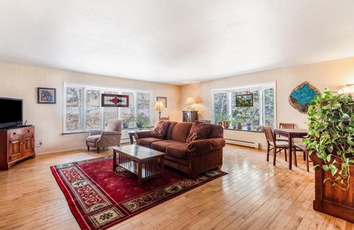 Woodland Park House | Woodland Inn