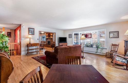 Woodland Park House | Woodland Inn