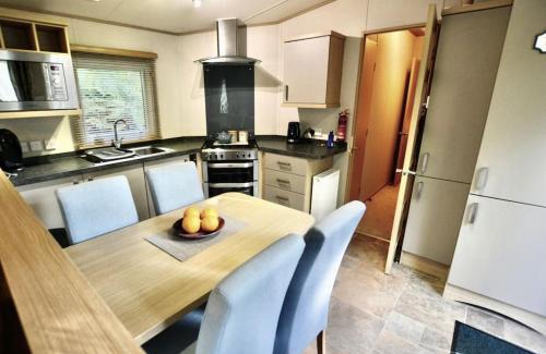Weybourne House | Woodland lodge on Kelling Heath Park North Norfolk - Crabpot Cottages Sheringham