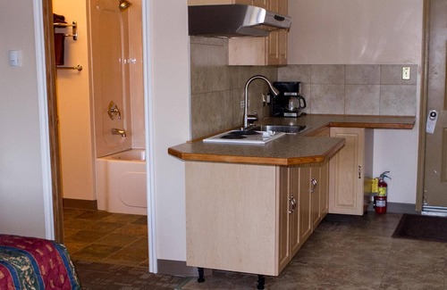 St. Paul Hotel | Woodland Motor Inn