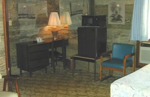 Grayling Hotel | Woodland Motor Lodge