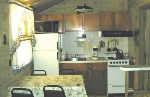 Grayling Hotel | Woodland Motor Lodge