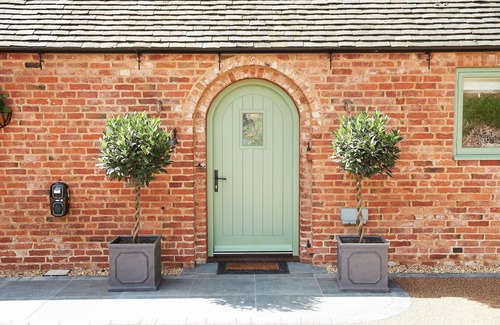 Rosliston Cottage | Woodland Retreat is the ideal romantic getaway. Surrounded by woodland and several walking routes an
