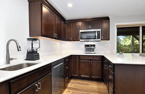 Sunnyside Apartment | Woodland Retreat Apartment in Happy Valley - minimum 30 days