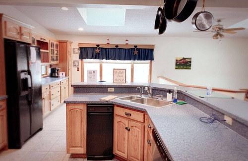 Locust Lake Village Ski Chalet | Woodland Retreat-Cozy 3000 SqFt Chalet