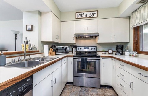 The Galena Territory Condo | Woodland Retreat condo in Galena Territory! Trails, pools and more!