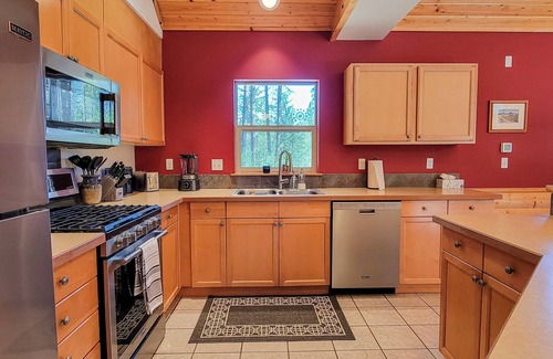 Winthrop House | Woodland Retreat: Cozy Cabin Near Trails & Mazama