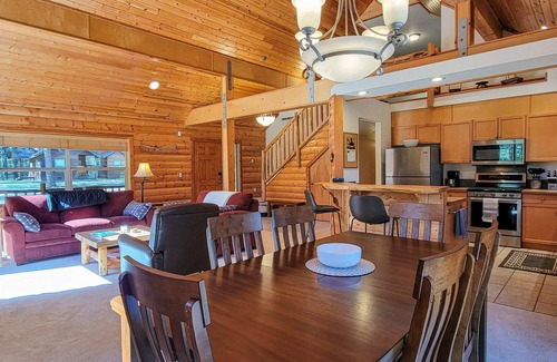 Winthrop House | Woodland Retreat: Cozy Cabin Near Trails & Mazama