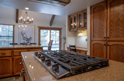 Dogwood Mountain House | Woodland Retreat - Horse-friendly