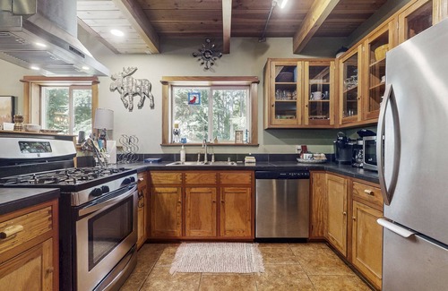 Clinton House | Woodland Retreat Near Deer Lake and Ferry Dock – Clinton, WA